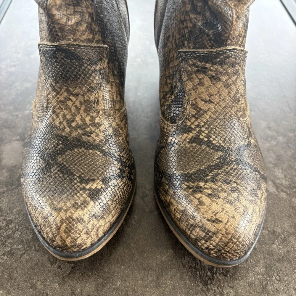 CHARLES ALBERT WOMEN'S BOOTS, SNAKE PATTERN SLOUCH BROWN, SIZE 8